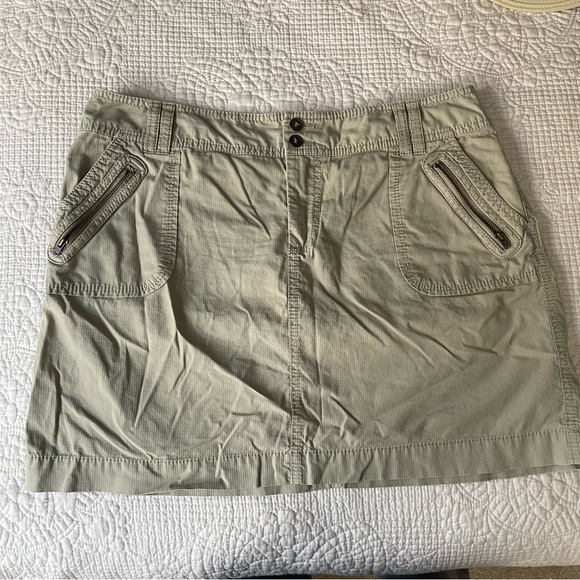 Casion tan skirt - Picture 1 of 3